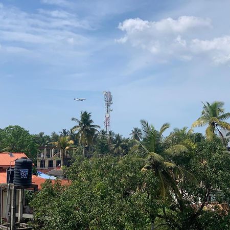 Lucky Transit Hotel - Katunayake Airport Eksteriør billede