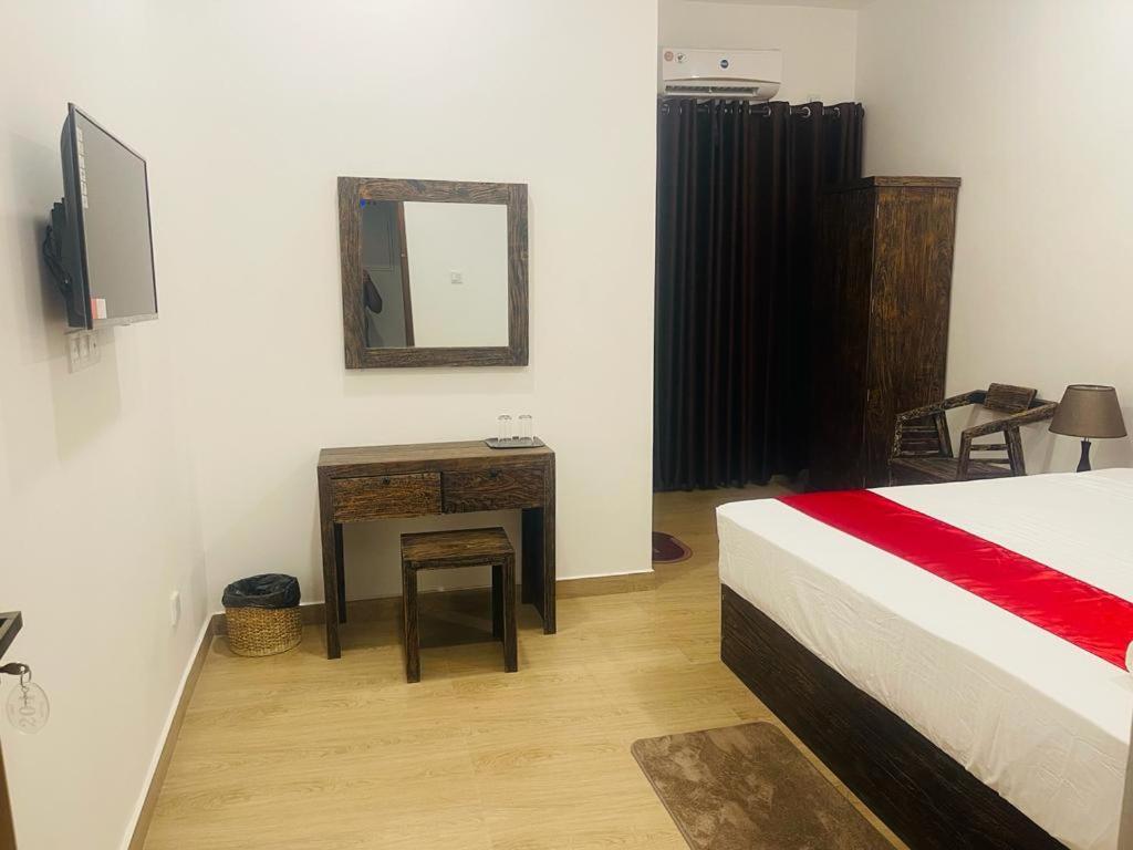 Lucky Transit Hotel - Katunayake Airport Eksteriør billede