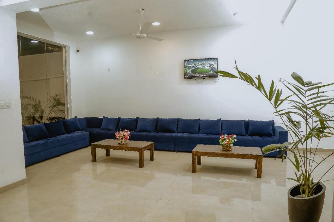 Lucky Transit Hotel - Katunayake Airport Eksteriør billede