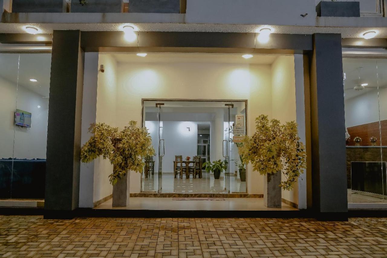 Lucky Transit Hotel - Katunayake Airport Eksteriør billede