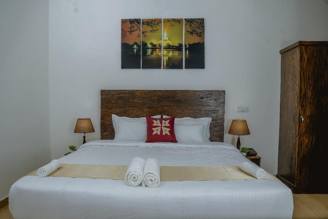 Lucky Transit Hotel - Katunayake Airport Eksteriør billede