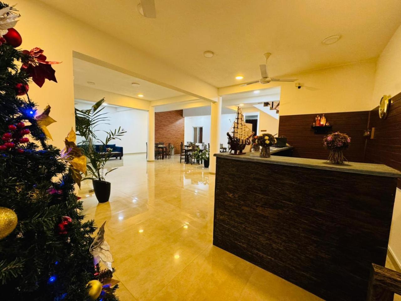 Lucky Transit Hotel - Katunayake Airport Eksteriør billede